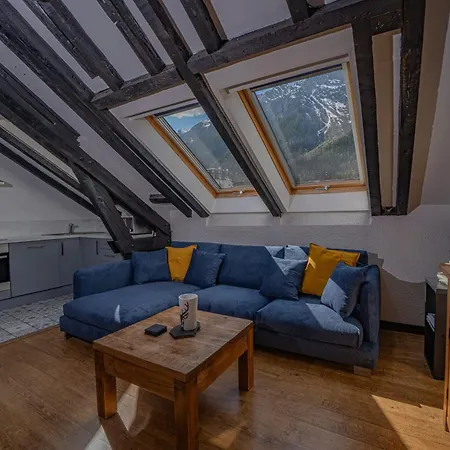Apartment Mansarde- 2 Bedroom Floor Chamonix