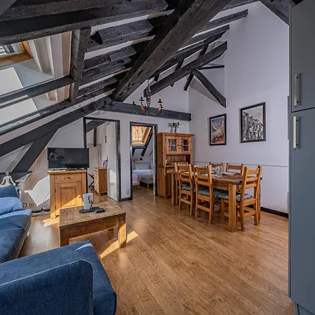 Apartment Mansarde- 2 Bedroom Floor Chamonix